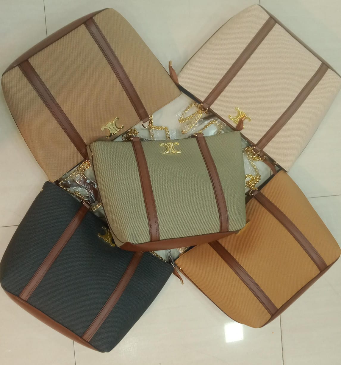 bag-yM56vF